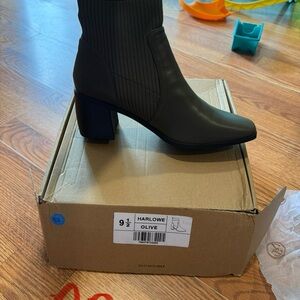 Harlow Olive Women's Boots